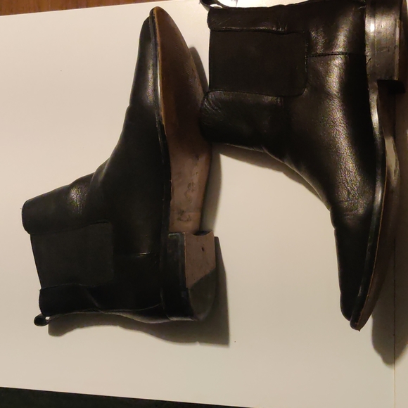 J.Crew leather chelsea boots 8.5 - Picture 2 of 4